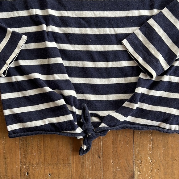 4/$20 Crewcuts knotted front navy striped long sleeve tee - Picture 2 of 6